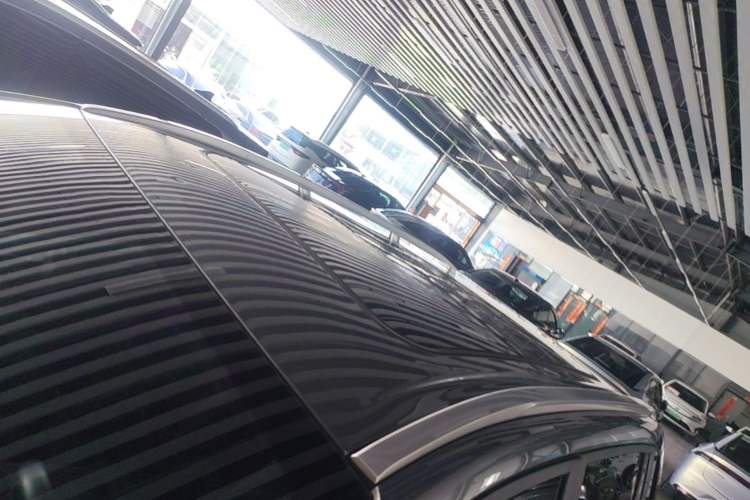 Used AION Y 2023 Plus 510 Smart Edition Roof