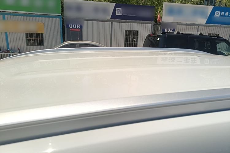 Used AION Y 2023 Younger Roof
