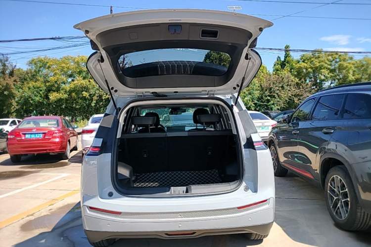 Used AION Y 2023 Plus 510 Smart Edition Trunk