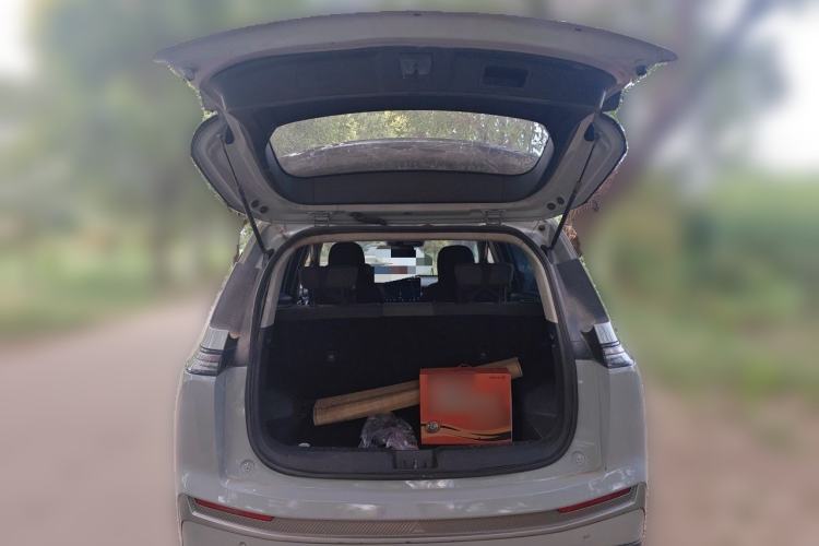 Used AION Y 2023 Younger Trunk