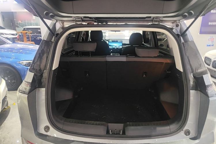 Used AION Y 2023 Younger Trunk