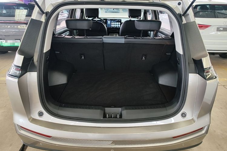Used AION Y 2023 Plus 510 Smart Edition Trunk