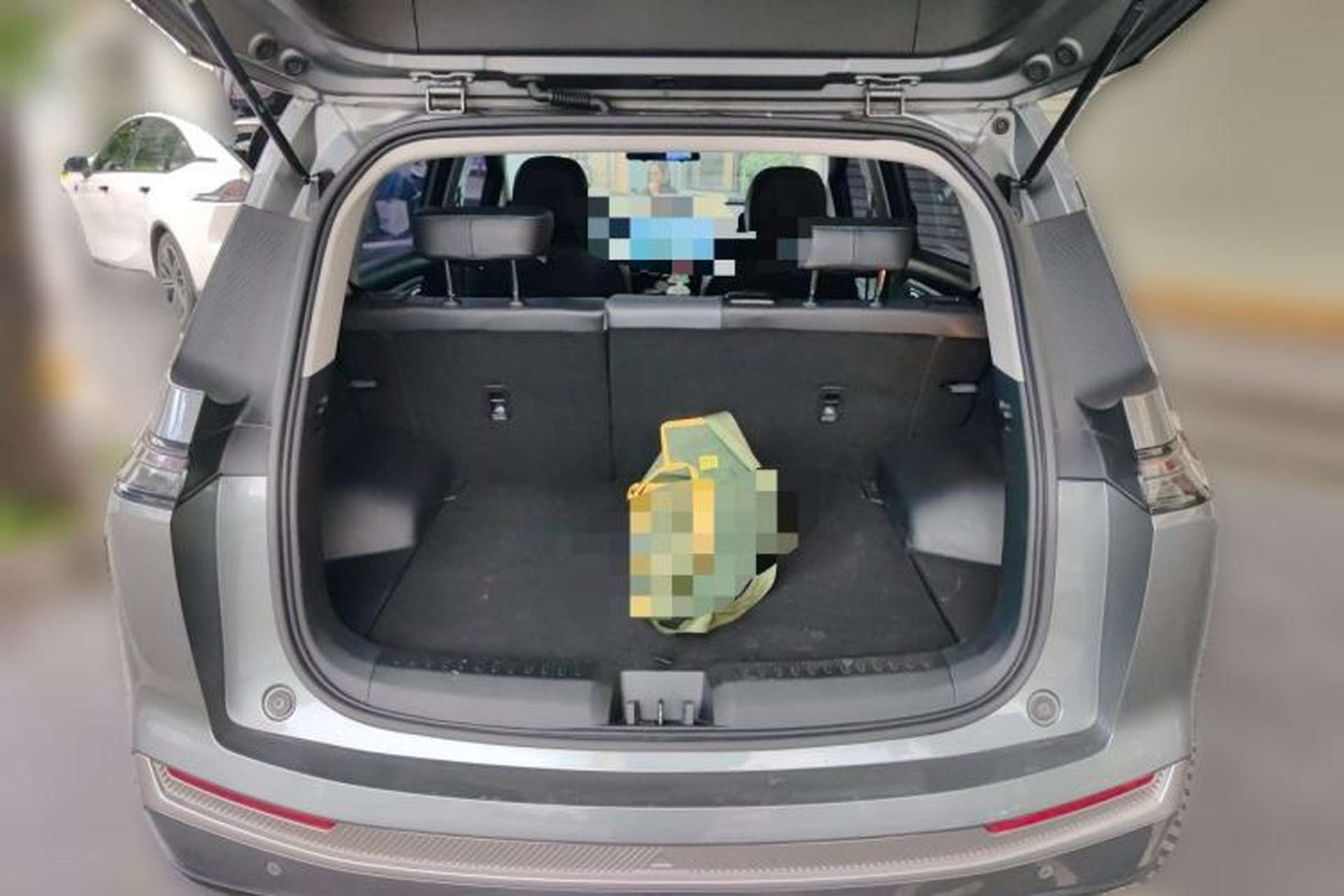 Used AION Y 2023 Plus 510 Smart Edition Trunk
