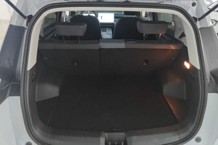 Used AION Y 2023 Plus 510 Enjoy Edition Trunk