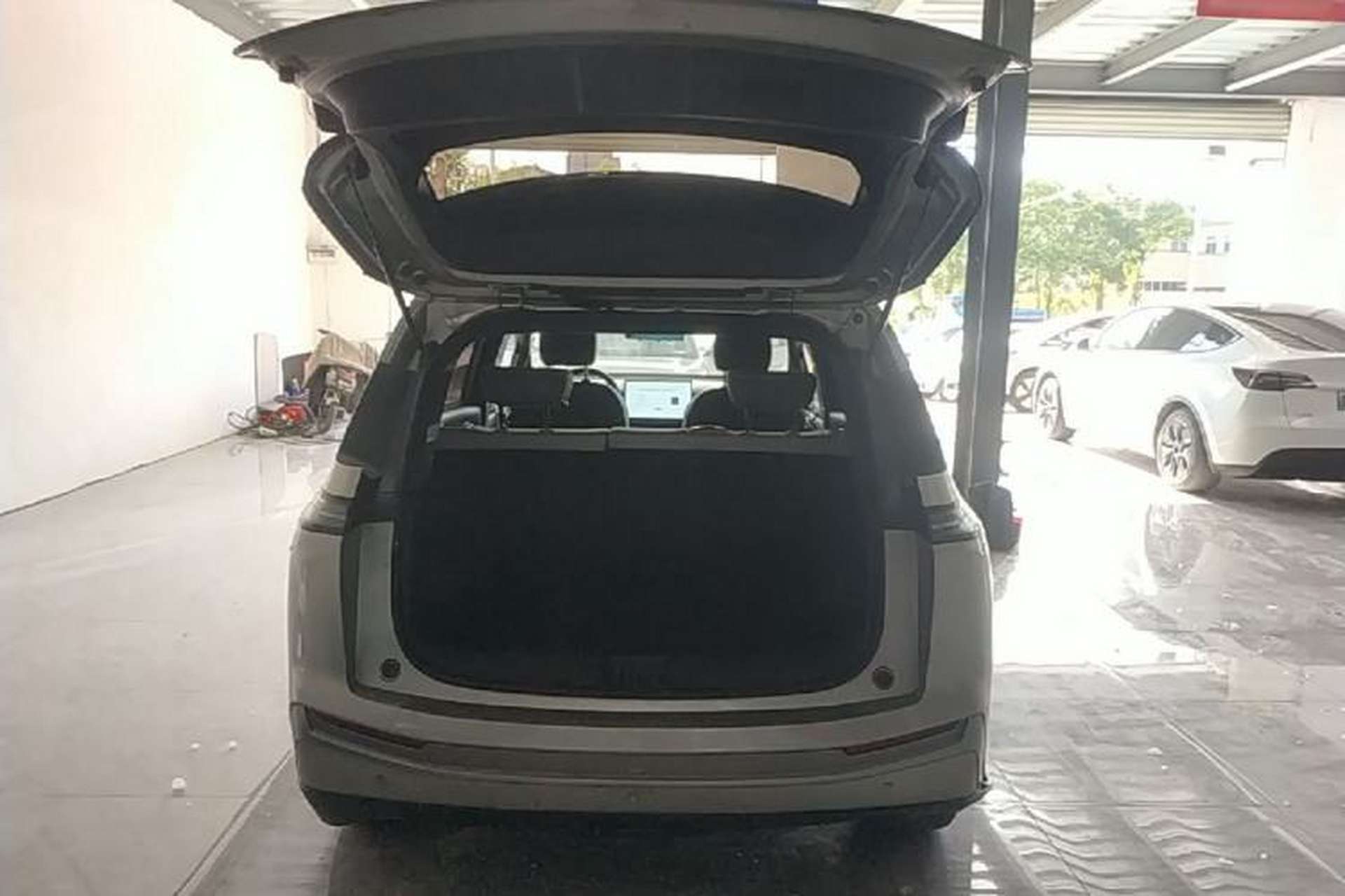 Used AION Y 2023 Younger Trunk