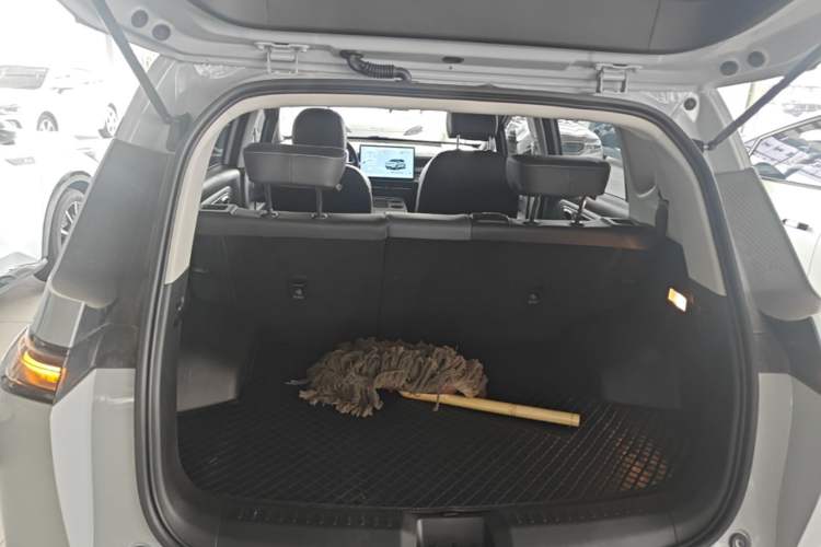Used AION Y 2023 Plus 510 Smart Edition Trunk