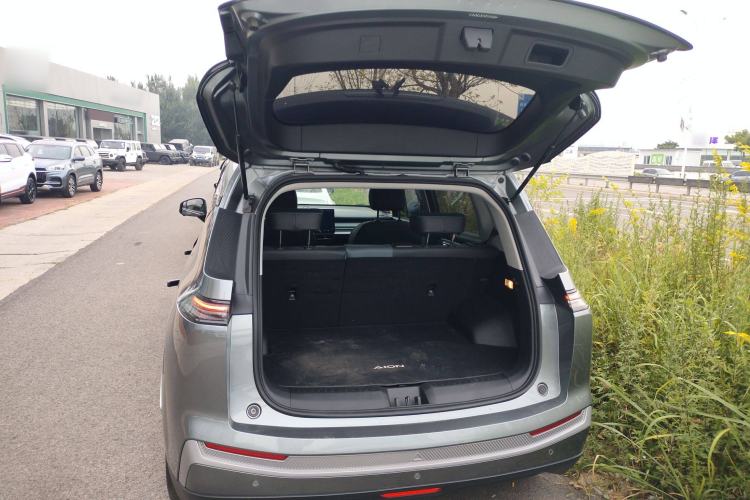Used AION Y 2023 Younger Trunk
