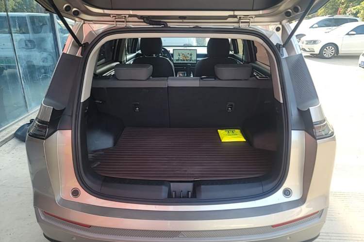 Used AION Y 2023 Plus 510 Enjoy Edition Trunk