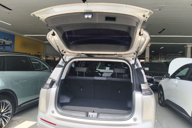 Used AION Y 2023 Younger Star Edition Trunk