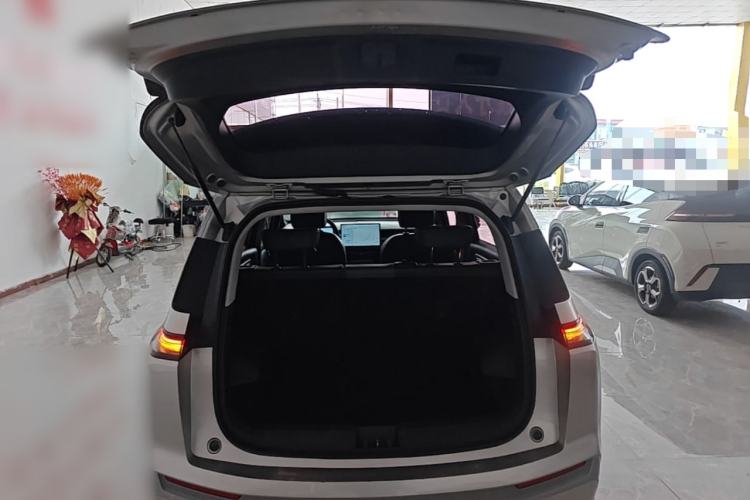 Used AION Y 2023 Plus 510 Smart Edition Trunk