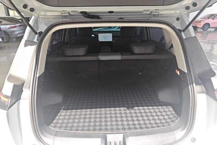 Used AION Y 2023 Plus 510 Smart Edition Trunk