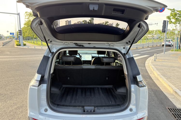 Used AION Y 2023 Plus 510 Smart Edition Trunk