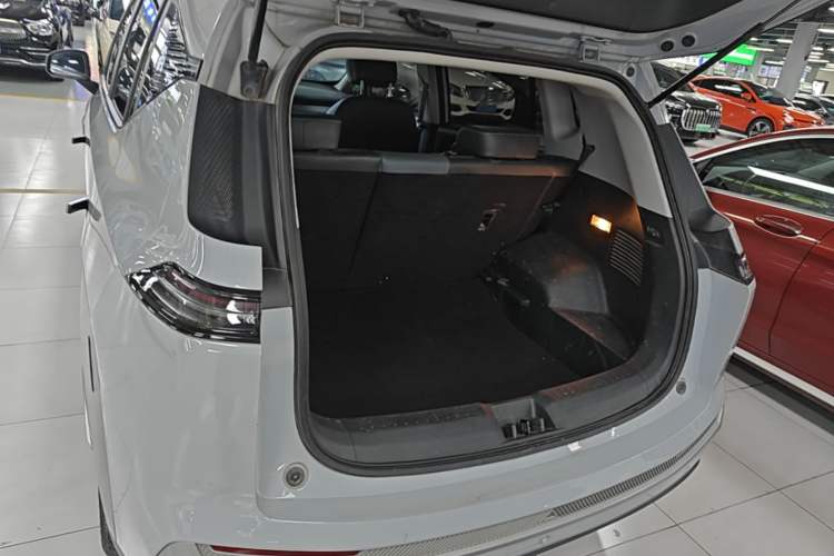 Used AION Y 2023 Plus 510 Smart Edition Trunk