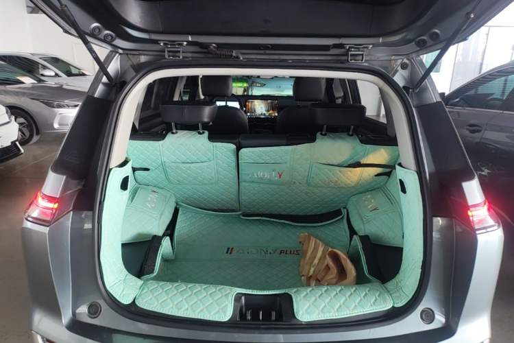 Used AION Y 2023 Plus 510 Smart Edition Trunk