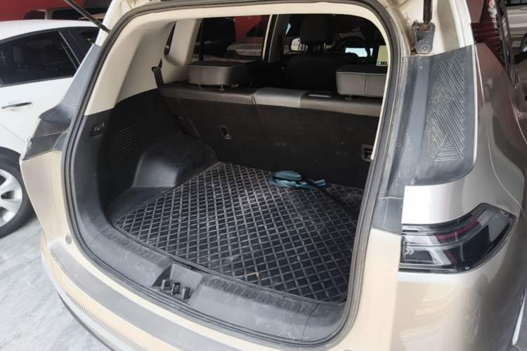 Used AION Y 2023 Younger Star Edition Trunk