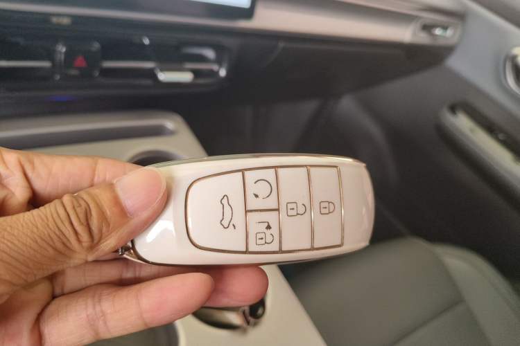 Used AION Y 2023 Plus 610 Smart Edition Ternary Lithium Vehicle Key