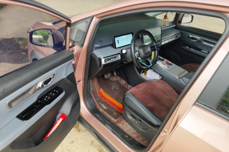 Used AION Y 2023 Plus 510 Smart Edition Driver Seat