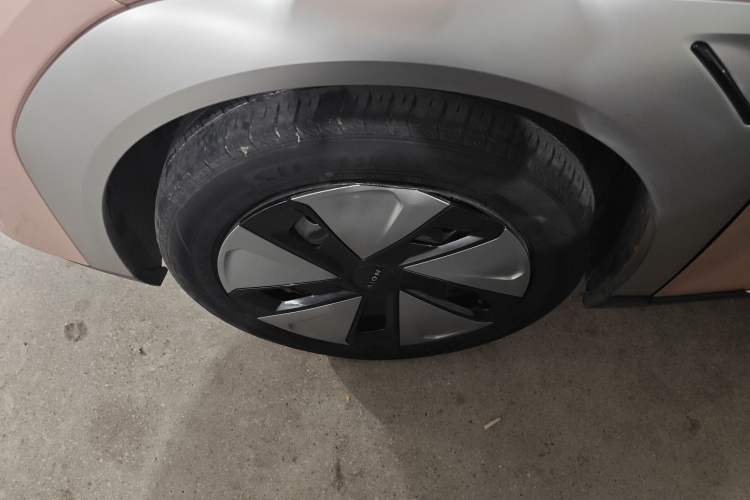 Used AION Y 2023 Younger Exterior 4