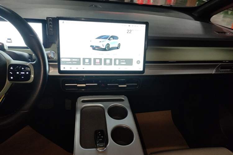 Used AION Y 2023 Plus 510 Tech Edition Audio And AC Panel