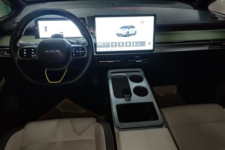 Used AION Y 2023 Plus 510 Tech Edition Center Console