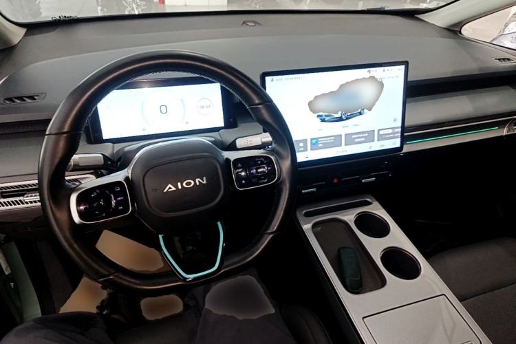 Used AION Y 2023 Plus 510 Smart Edition Center Console