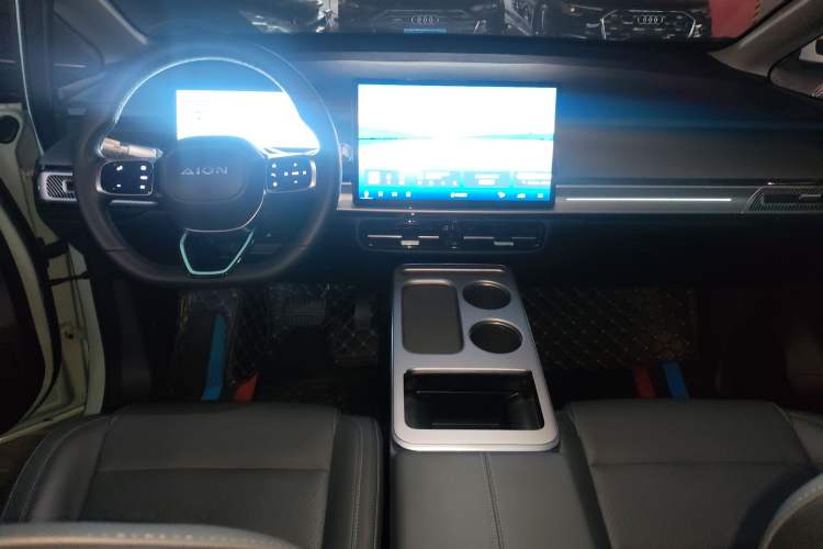 Used AION Y 2023 Plus 510 Smart Edition Center Console