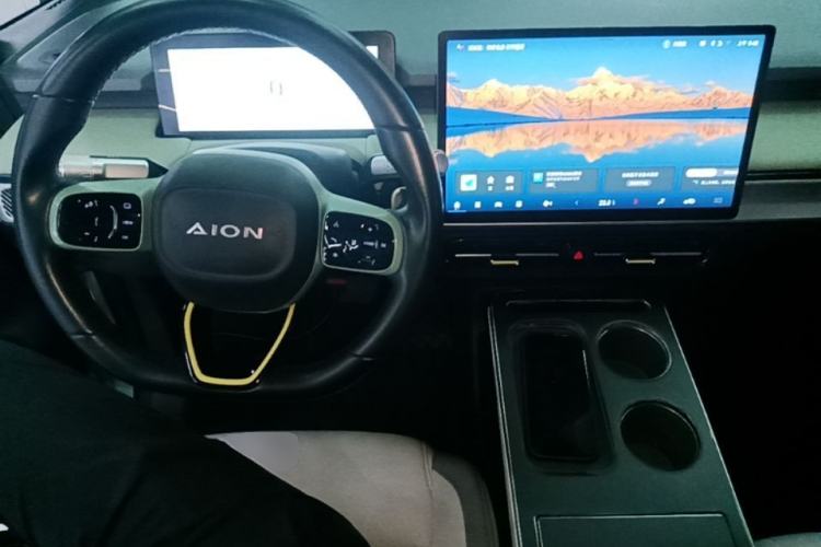 Used AION Y 2023 Younger Center Console