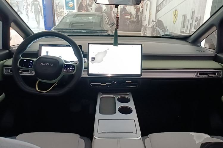 Used AION Y 2023 Younger Center Console