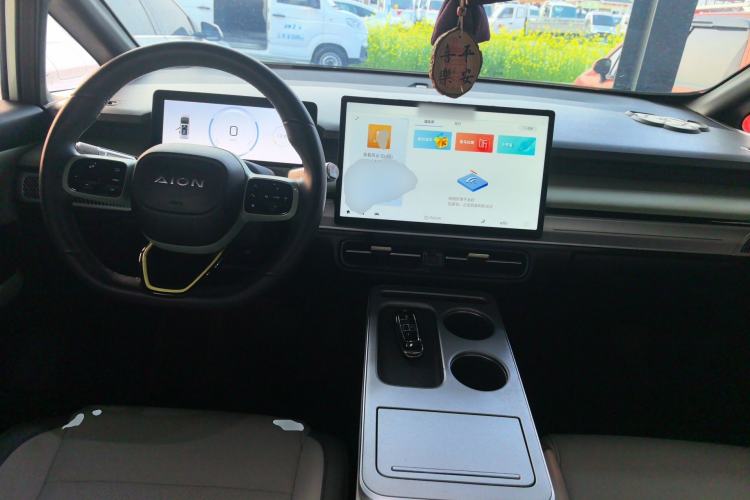 Used AION Y 2023 Plus 510 Smart Edition Center Console
