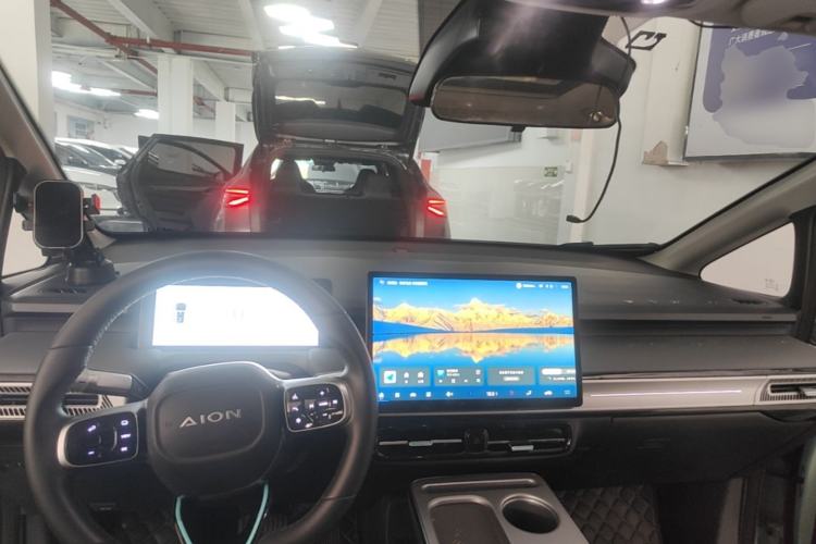 Used AION Y 2023 Plus 510 Smart Edition Center Console