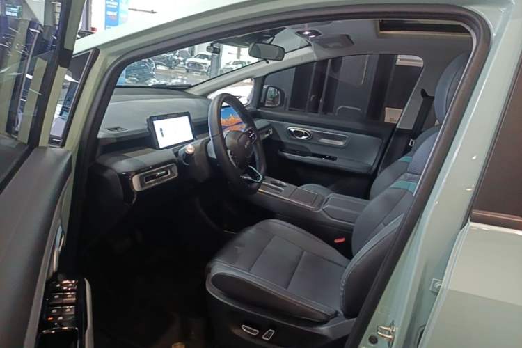 Used AION Y 2023 Younger Star Edition Driver Seat
