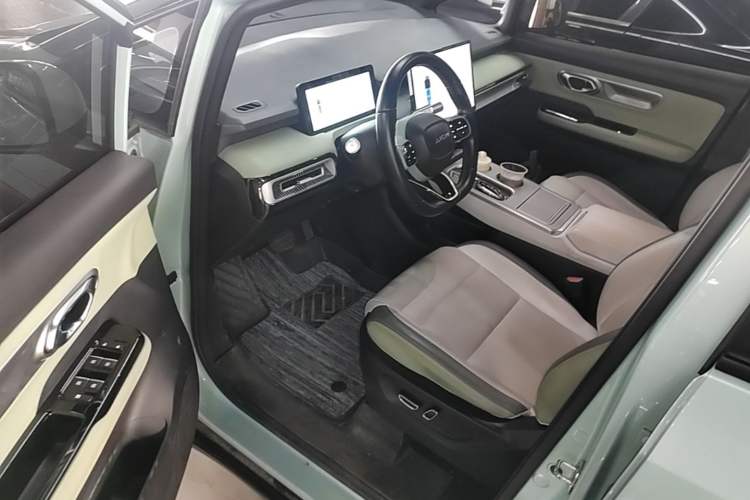 Used AION Y 2023 Younger Star Edition Driver Seat