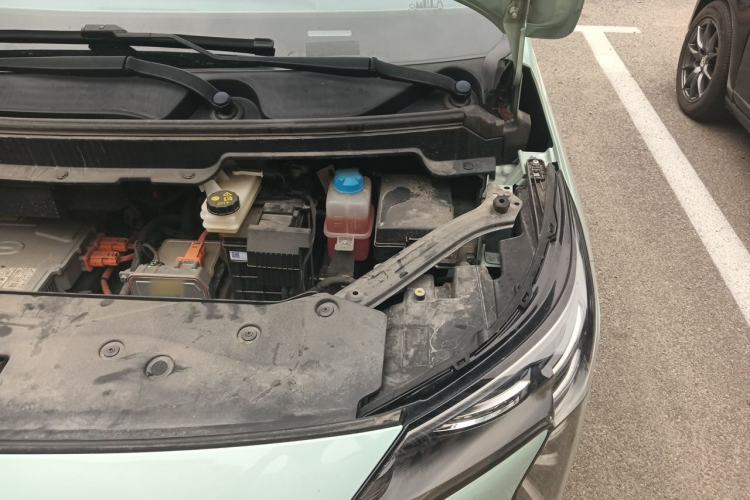 Used AION Y 2023 Plus 510 Smart Edition Engine Bay Left