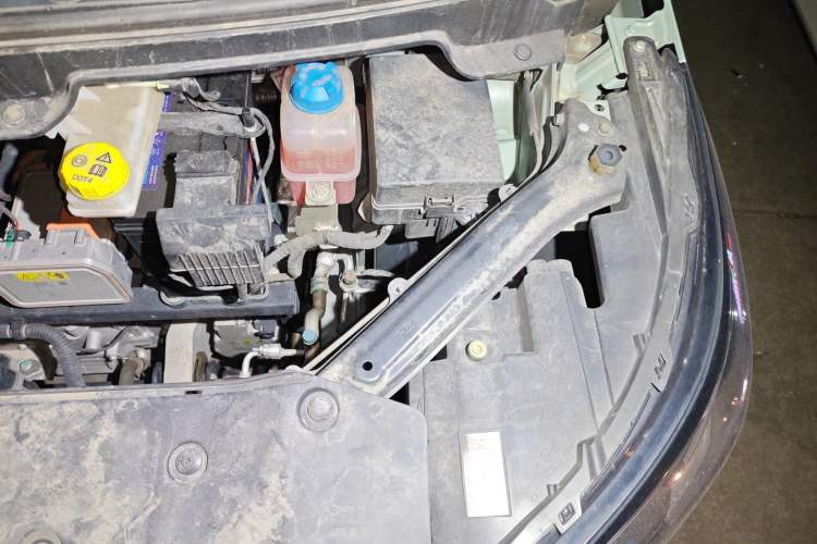Used AION Y 2023 Plus 510 Enjoy Edition Engine Bay Left