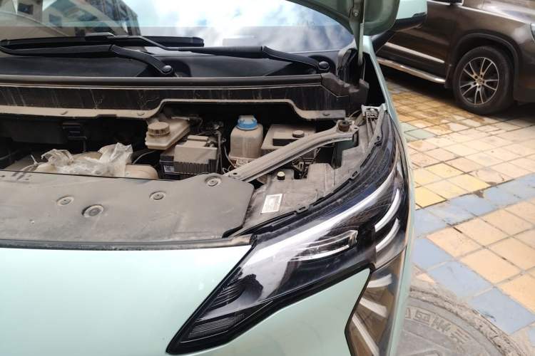 Used AION Y 2023 Plus 510 Smart Edition Engine Bay Left
