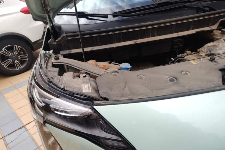 Used AION Y 2023 Plus 510 Smart Edition Engine Bay Right