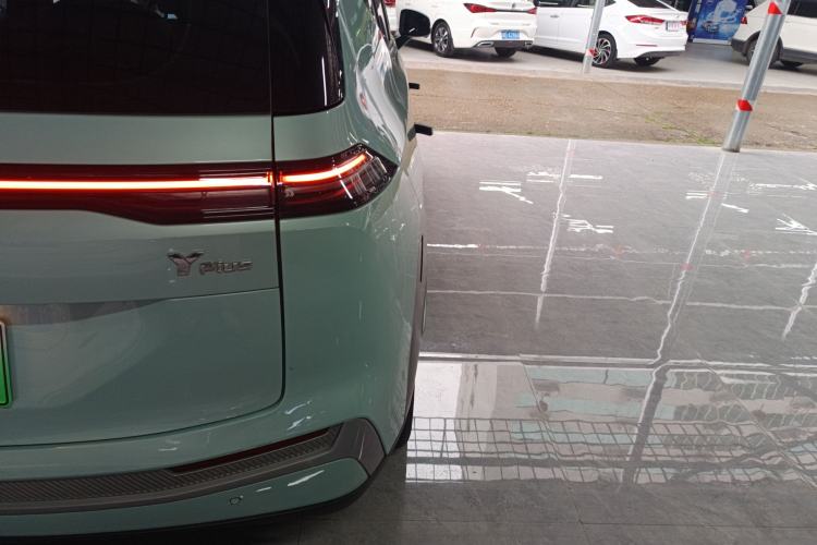 Used AION Y 2023 Younger Exterior 3