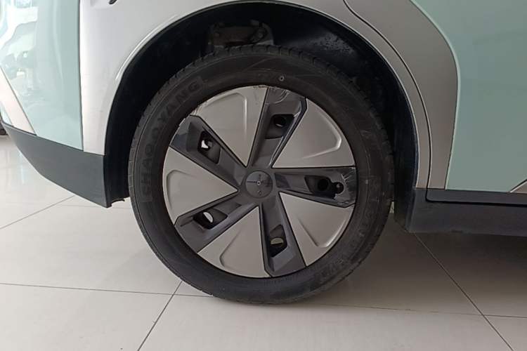 Used AION Y 2023 Younger Exterior 5