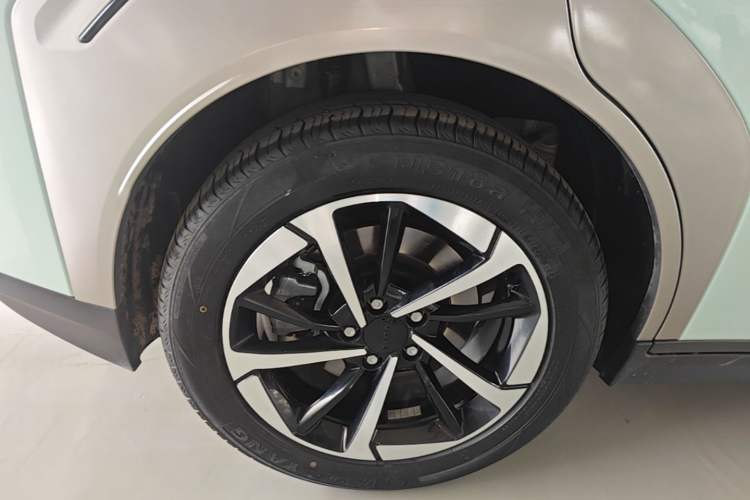 Used AION Y 2023 Plus 610 Smart Edition Ternary Lithium Exterior 5