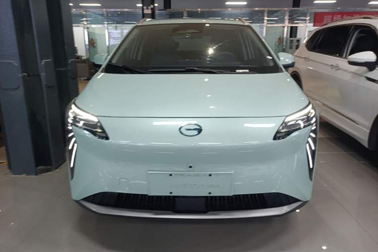 Used AION Y 2023 Younger Star Edition Front