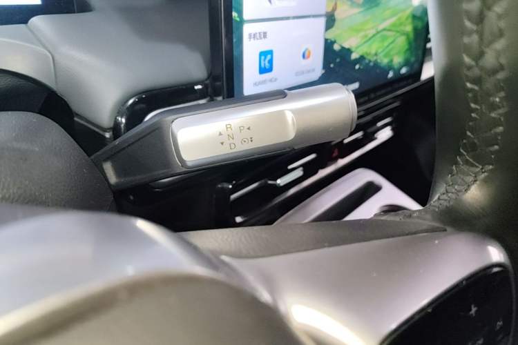 Used AION Y 2023 Plus 510 Smart Edition Gear Lever