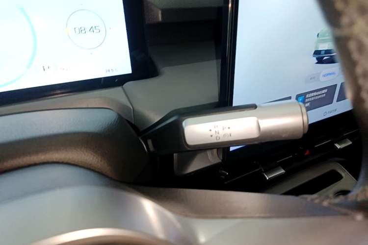 Used AION Y 2023 Plus 510 Smart Edition Gear Lever