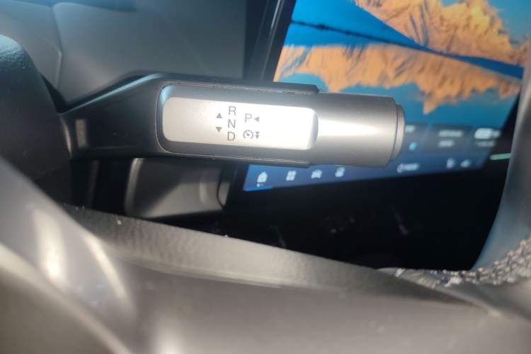 Used AION Y 2023 Plus 510 Smart Edition Gear Lever