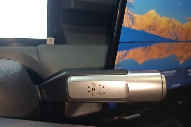 Used AION Y 2023 Younger Star Edition Gear Lever