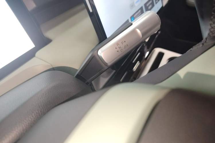Used AION Y 2023 Plus 610 Smart Edition Ternary Lithium Gear Lever