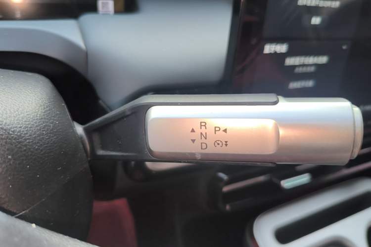 Used AION Y 2023 Plus 510 Smart Edition Gear Lever
