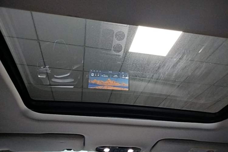 Used AION Y 2023 Plus 510 Smart Edition Headliner