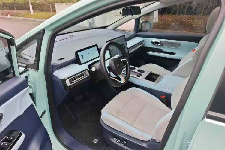 Used AION Y 2023 Younger Star Edition Interior 2