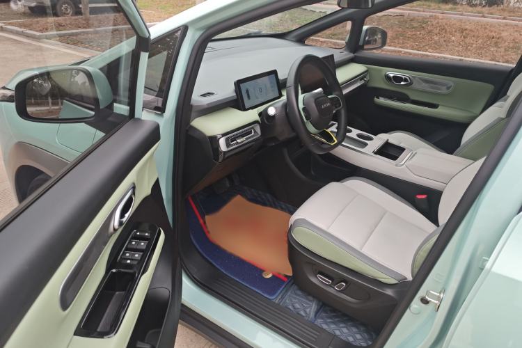 Used AION Y 2023 Plus 510 Smart Edition Interior 2