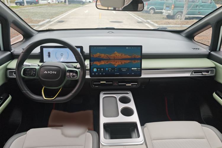 Used AION Y 2023 Plus 510 Smart Edition Interior 4
